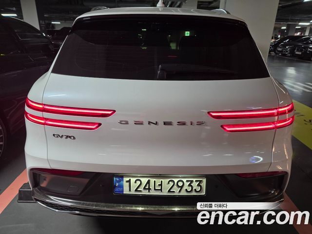 Genesis GV70 2.5T Gasoline 2WD — пробег 6 000 км — фото 3 из 5