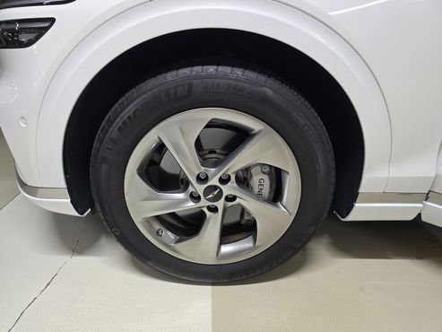Genesis GV70 2.5T Gasoline 2WD — пробег 6 000 км — фото 5 из 5
