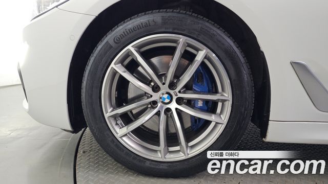 BMW 5-Series 530i xDrive M Sport Package Plus — пробег 190 271 км — фото 5 из 5