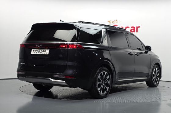 Kia Carnival Gasoline 7-Seater Signature — пробег 71 237 км — фото 2 из 5