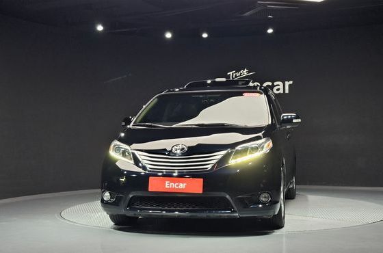 Toyota Sienna 3.5 AWD — пробег 128 709 км — фото 3 из 5