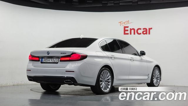 BMW 5-Series 530i Luxury — пробег 37 880 км — фото 2 из 5