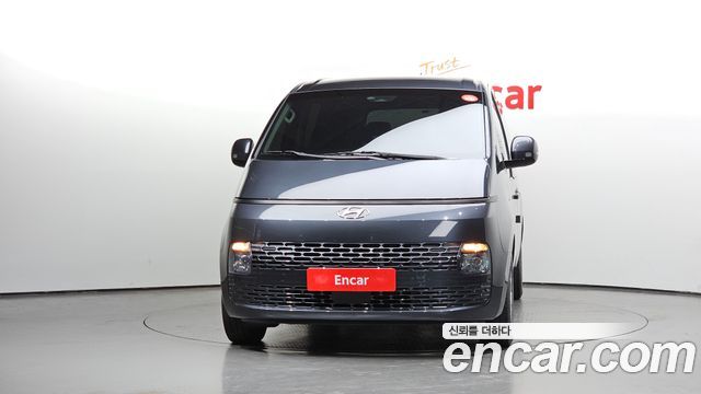 Hyundai Staria Tourer 9-Seater Modern — пробег 75 118 км — фото 3 из 5