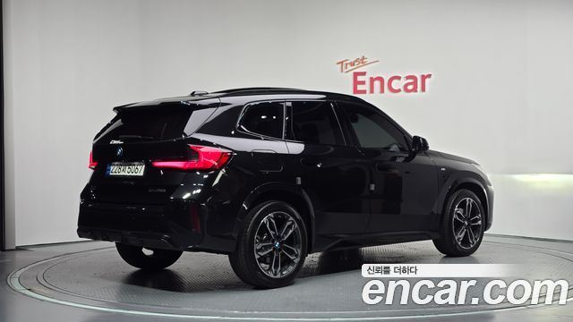 BMW X1 sDrive 20i M Sport — пробег 80 339 км — фото 2 из 5