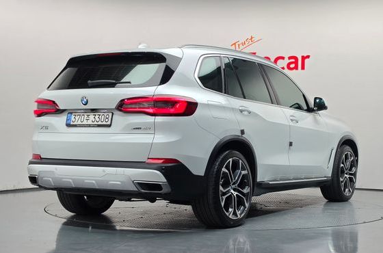 BMW X5 xDrive 40i xLine — пробег 69 513 км — фото 2 из 5