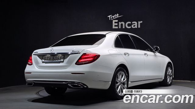 Mercedes-Benz E-Class E220d 4MATIC Exclusive — пробег 85 484 км — фото 2 из 5