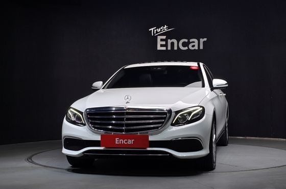 Mercedes-Benz E-Class E220d 4MATIC Exclusive — пробег 85 484 км — фото 3 из 5