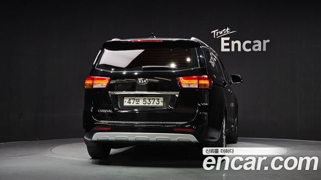 Kia Carnival из Кореи Encar
