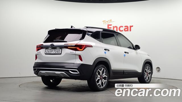 Kia Seltos из Кореи Encar