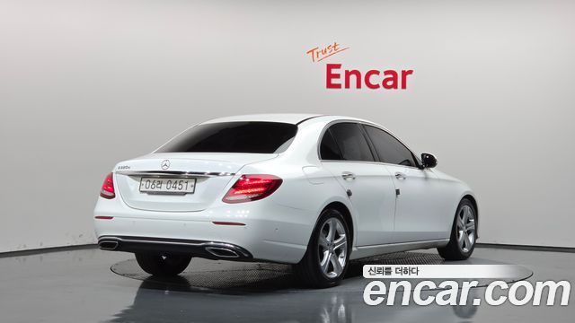 Mercedes-Benz E-Class из Кореи Encar
