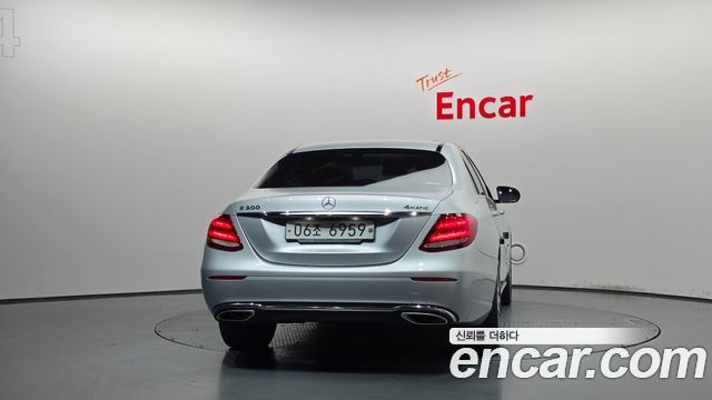 Mercedes-Benz E-Class E300 4MATIC Avnatgarde — пробег 147 516 км — фото 4 из 5