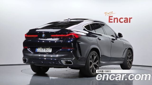 BMW X6 xDrive40i M Sport — пробег 28 540 км — фото 2 из 5