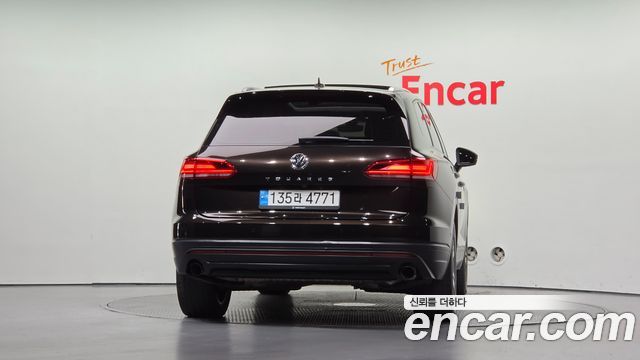 Volkswagen Touareg 3.0 TDI Premium — пробег 172 275 км — фото 4 из 5