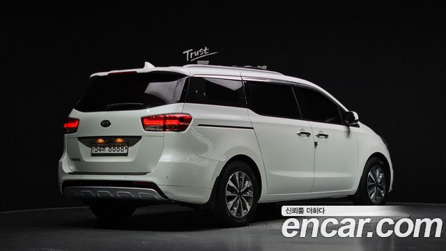 Kia Carnival 9-seater Luxury — пробег 229 861 км — фото 2 из 5