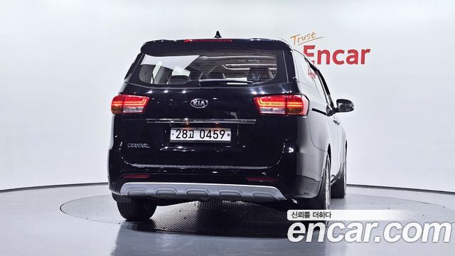 Kia Carnival из Кореи Encar