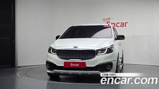 Kia Carnival 7-seater Limousine VIP — пробег 157 353 км — фото 3 из 5