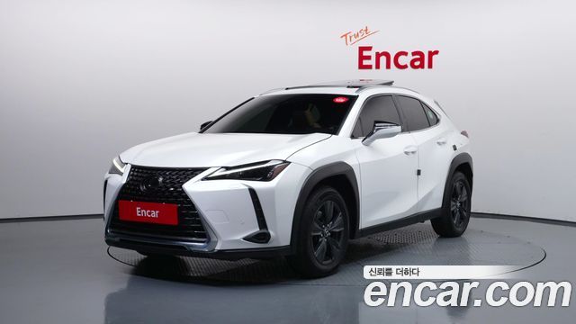 Lexus UX 2.0 2WD — пробег 66 291 км — фото 1 из 5