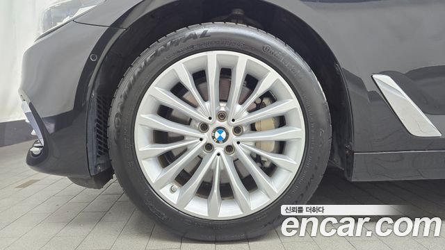 BMW 5-Series 530i xDrive Luxury Plus — пробег 122 710 км — фото 5 из 5