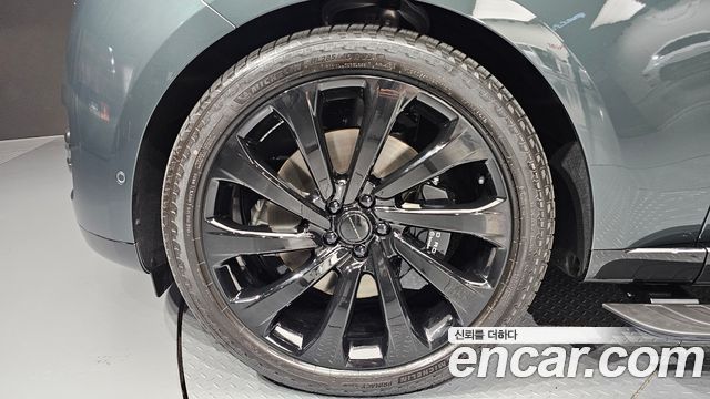 Land Rover Range Rover P530 Autobiography Long Wheel Base — пробег 18 км — фото 5 из 5