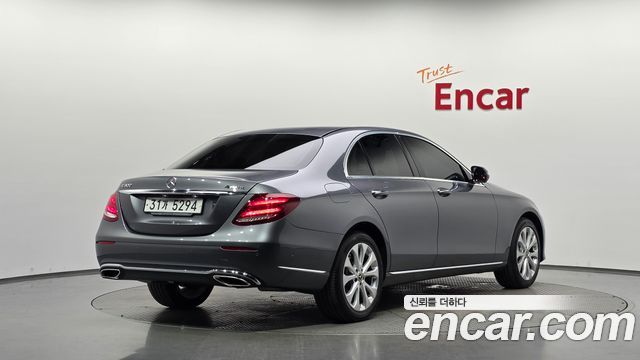 Mercedes-Benz E-Class из Кореи Encar