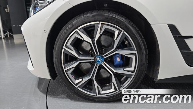 BMW i4 eDrive40 M Sports Pro — пробег 62 167 км — фото 5 из 5