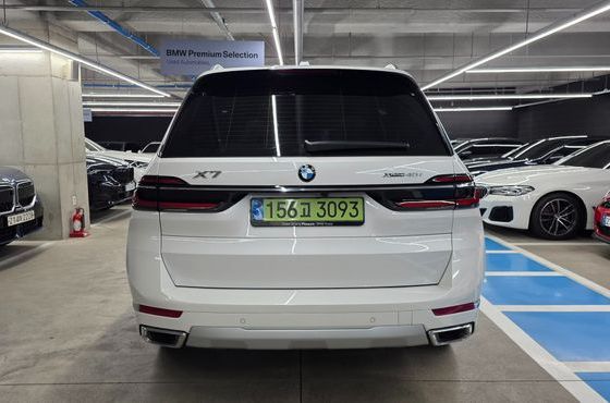 BMW X7 xDrive 40i Design Pure Excellence 6-Seater — пробег 6 819 км — фото 4 из 5