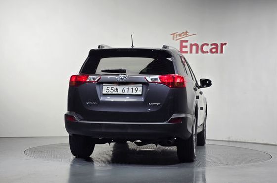 Toyota RAV4 2.5 2WD 4th — пробег 68 109 км — фото 4 из 5