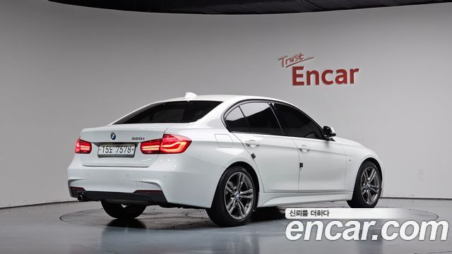 BMW 3-Series 320i M Sport — пробег 60 660 км — фото 2 из 5