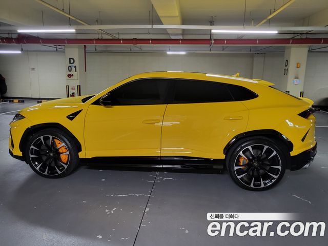 Lamborghini Urus из Кореи Encar
