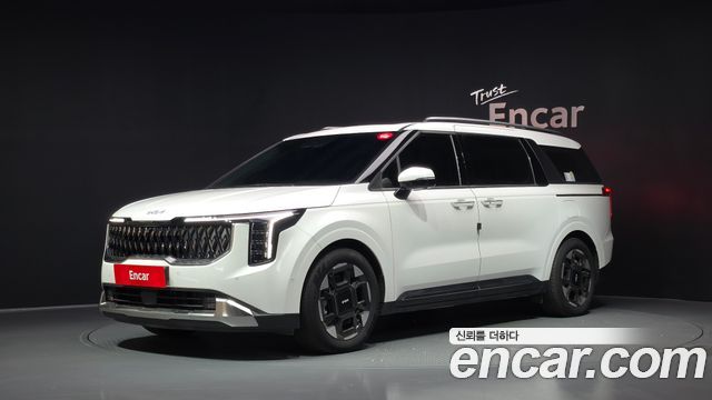 Kia Carnival Diesel 9-Seater Signature — пробег 28 333 км — фото 1 из 5