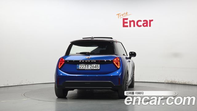 Mini Cooper Favoured — пробег 23 807 км — фото 4 из 5