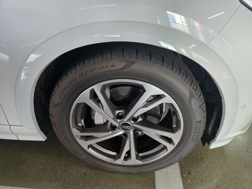 Audi Q6 e-tron S Line — пробег 200 км — фото 5 из 5