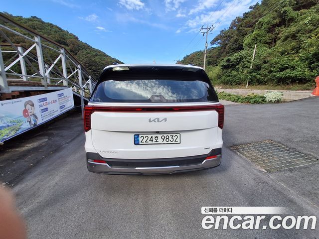 Kia Carnival HEV 9seater Signature — пробег 44 000 км — фото 3 из 5