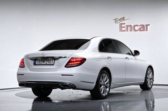 Mercedes-Benz E-Class E300 Exclusive — пробег 85 715 км — фото 2 из 5