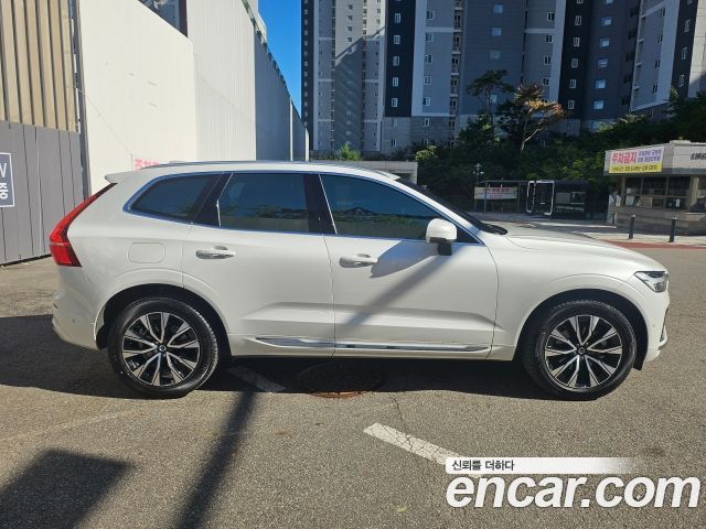 Volvo XC60 B5 Ultimate Bright — пробег 32 052 км — фото 3 из 5
