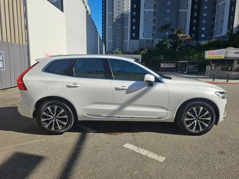 Volvo XC60 B5 Ultimate Bright — пробег 32 052 км — фото 3 из 5
