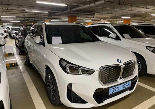 BMW iX1 eDrive 20 M Sport — пробег 1 км — фото 2 из 5