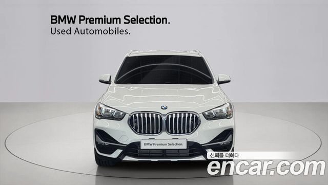BMW X1 xDrive 20i xLine — пробег 65 910 км — фото 3 из 5