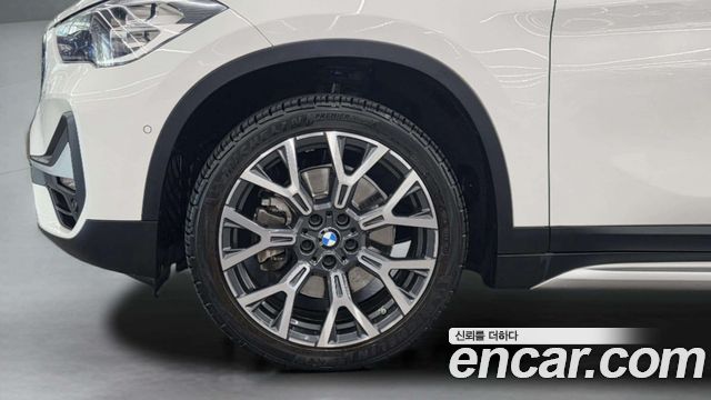 BMW X1 xDrive 20i xLine — пробег 65 910 км — фото 5 из 5