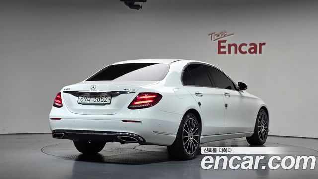 Mercedes-Benz E-Class из Кореи Encar