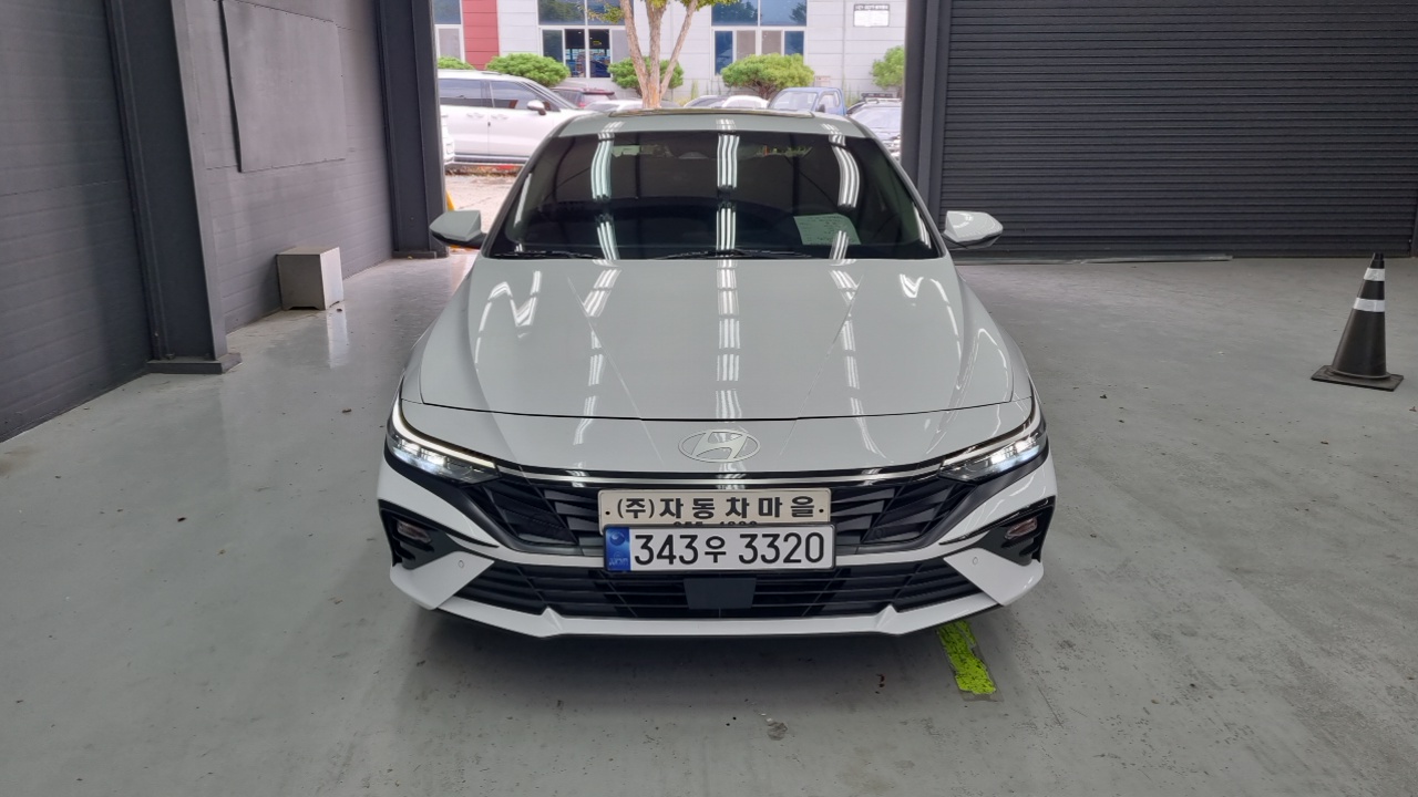 Hyundai AVANTE Modern — пробег 5 570 км — фото 3 из 5