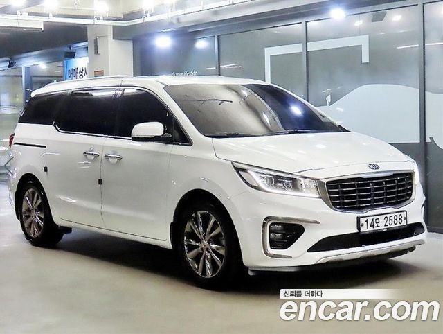Kia Carnival 9-Seater Noblesse — пробег 101 291 км — фото 1 из 5