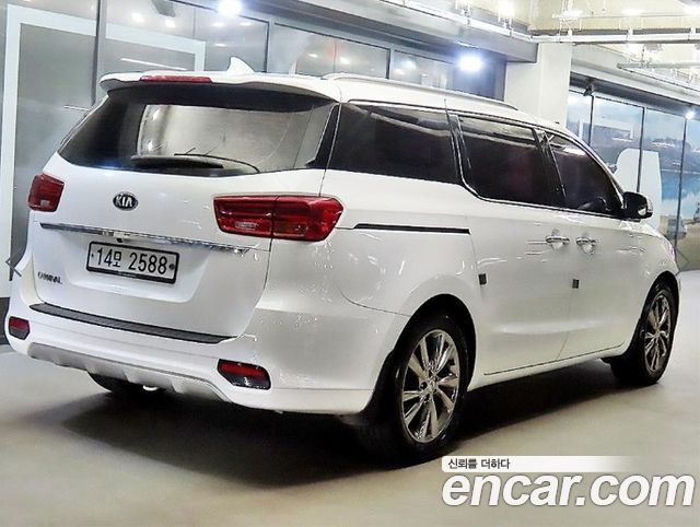 Kia Carnival 9-Seater Noblesse — пробег 101 291 км — фото 4 из 5