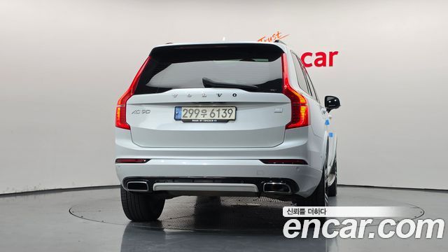 Volvo XC90 T8 R-Design Hybrid — пробег 186 436 км — фото 4 из 5