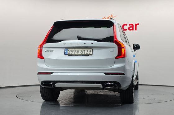 Volvo XC90 T8 R-Design Hybrid — пробег 186 436 км — фото 4 из 5
