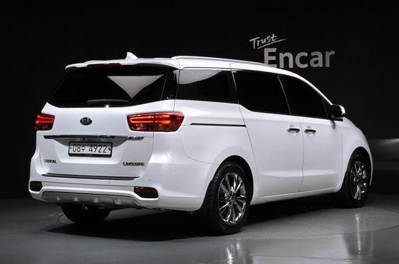Kia Carnival 7-Seater Limousine VIP — пробег 71 646 км — фото 2 из 5
