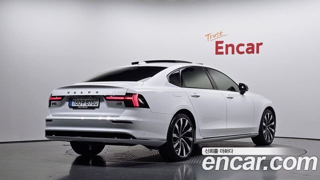 Volvo S90 B5 Ultra Dark Air Sus — пробег 7 681 км — фото 2 из 5