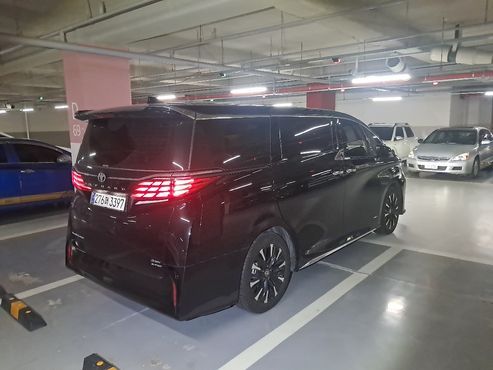 Toyota Alphard 2.5 HEV Executive AWD — пробег 18 810 км — фото 4 из 5