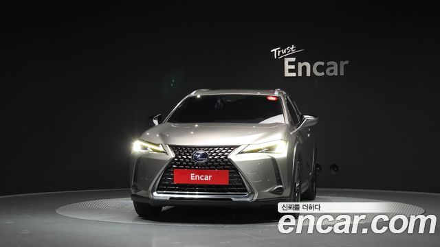 Lexus UX 2.0 2WD — пробег 105 811 км — фото 3 из 5