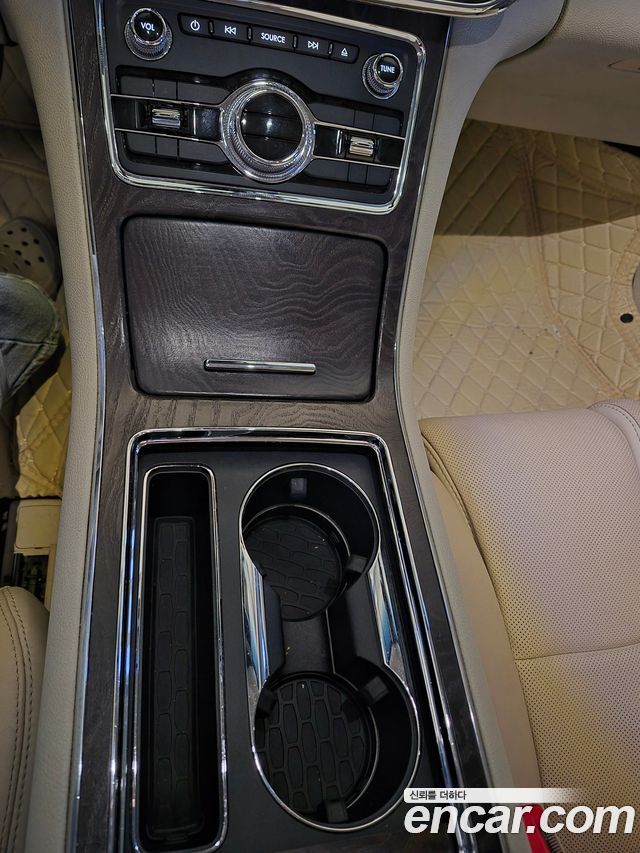 Lincoln Continental 3.0 AWD — пробег 49 950 км — фото 5 из 5